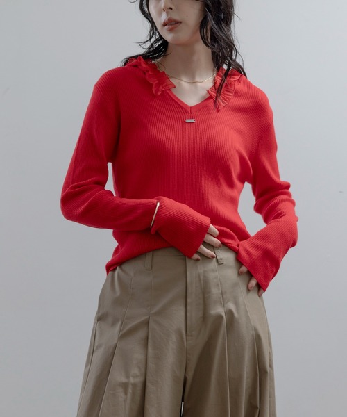 Eimee Law(エイミーロウ)の「フリルフーディーリブニット(ニット/セーター・レディース・アイボリー/ダークグレー/レッド/ブラック・FREE)」の12枚目の写真