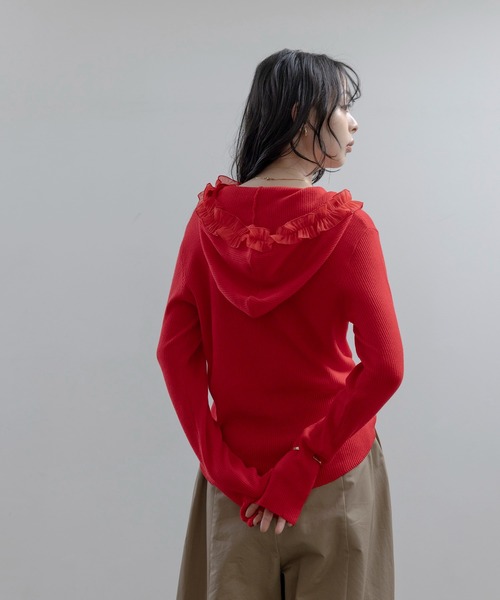 Eimee Law(エイミーロウ)の「フリルフーディーリブニット(ニット/セーター・レディース・アイボリー/ダークグレー/レッド/ブラック・FREE)」の14枚目の写真