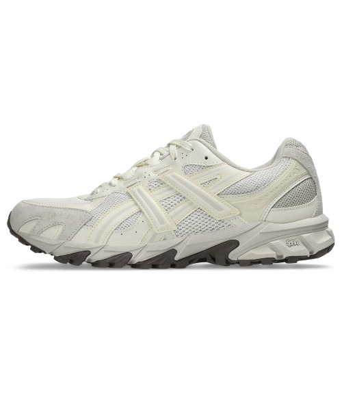 ASICS（アシックス）の「GEL-SONOMA TR62 / ゲルソノマ ティーアール62（スニーカー・メンズ・ホワイト系その他・26.5/25/26/25.5/23/23.5/27.5/22.5/24.5/27/24/28）」の2枚目の写真