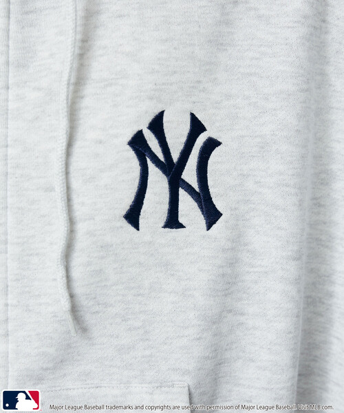 PUBLUX(パブリュクス)の「PUBLUX/パブリュクス 別注 MLB スウェット ジップ フーディー 限定展開(パーカー・メンズ・ライトグレー/ブラウン/ブラック・LARGE/MEDIUM/SMALL)」の22枚目の写真