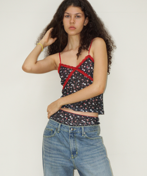 THIRSTYCLUB(サースティークラブ)の「Floral lace camisole sleeveless - Black(Tシャツ/カットソー・レディース・その他・FREE)」の4枚目の写真
