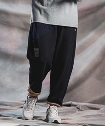 ANGENEHM（アンゲネーム）の「mp15295-Cardboard Knit Jacquard-Blocked Joggers ジョガーパンツ(AG07-020acg)（スウェットパンツ）」