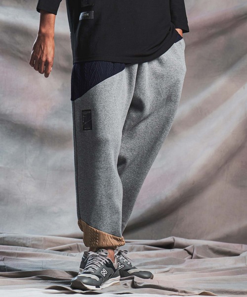 ANGENEHM(アンゲネーム)の「mp15295-Cardboard Knit Jacquard-Blocked Joggers ジョガーパンツ(AG07-020acg)(スウェットパンツ・メンズ・ブラック/ミックスグレー・M/L/S)」の16枚目の写真
