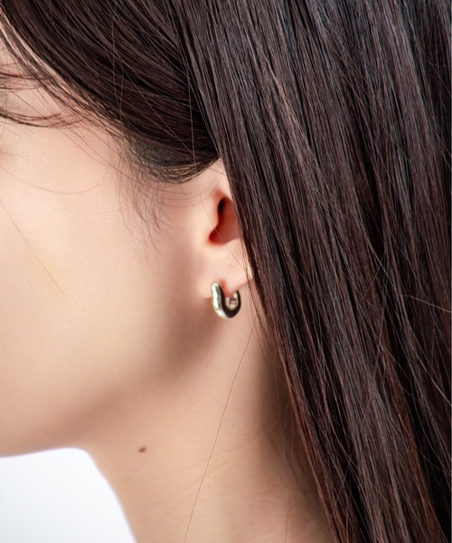 ANNIKA INEZ】ラージフープピアス Ample Hinge Hoops, Mini（ピアス