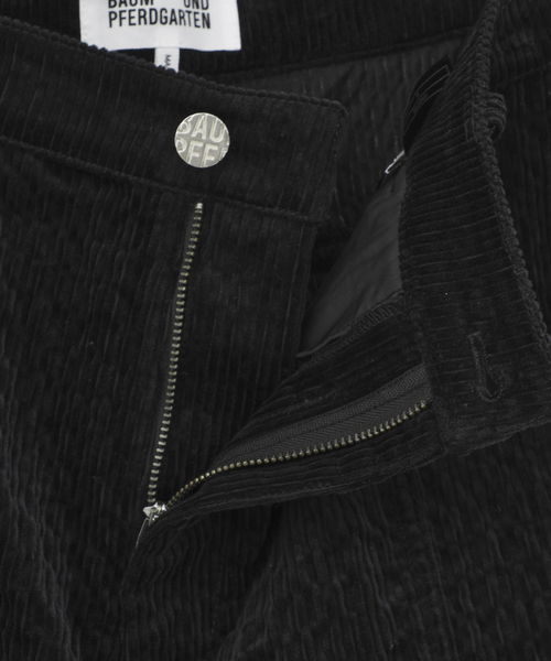 BAUM UND PFERDGARTEN（バウムウンドヘルガーデン）の「【BAUM UND PFERDGARTEN/バウムウンドヘルガーテン】NARA TROUSERS（その他パンツ・レディース・ブラック・FREE）」の4枚目の写真