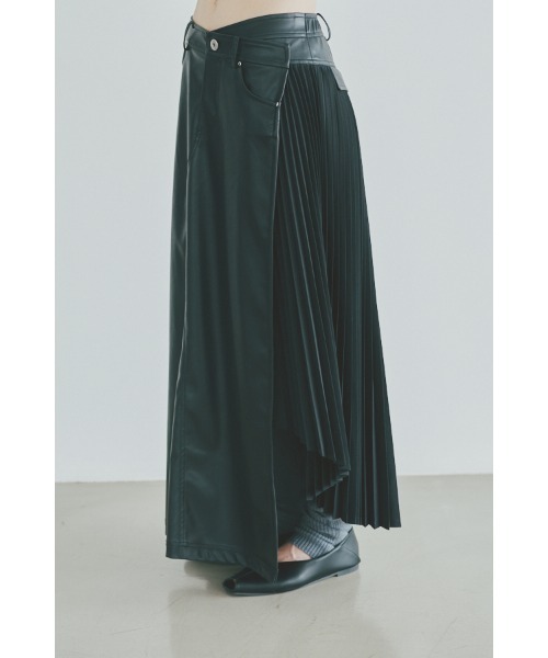 Muel Chic（ミュエルシック）の「Arc eco leather skirt アークエコレザースカート（スカート・レディース・ブラウン/ダークカーキ/ブラック・MEDIUM/SMALL）」の10枚目の写真