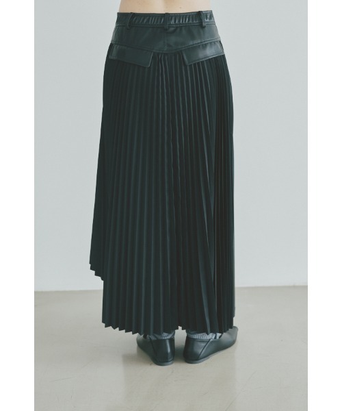 Muel Chic（ミュエルシック）の「Arc eco leather skirt アークエコレザースカート（スカート・レディース・ブラウン/ダークカーキ/ブラック・MEDIUM/SMALL）」の12枚目の写真