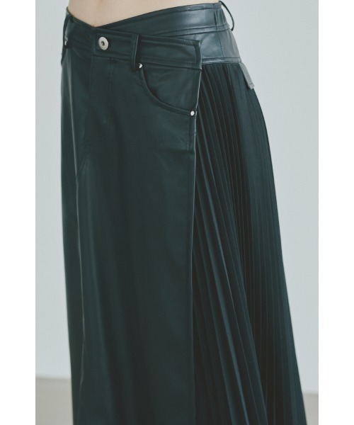 Muel Chic（ミュエルシック）の「Arc eco leather skirt アークエコレザースカート（スカート・レディース・ブラウン/ダークカーキ/ブラック・MEDIUM/SMALL）」の14枚目の写真