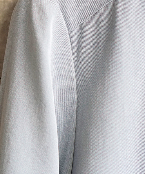 laboratory work(ラボラトリーワーク)の「テンセルツイルブルゾン(ブルゾン・レディース・ベージュ/サックスブルー/カーキ・MEDIUM)」の4枚目の写真