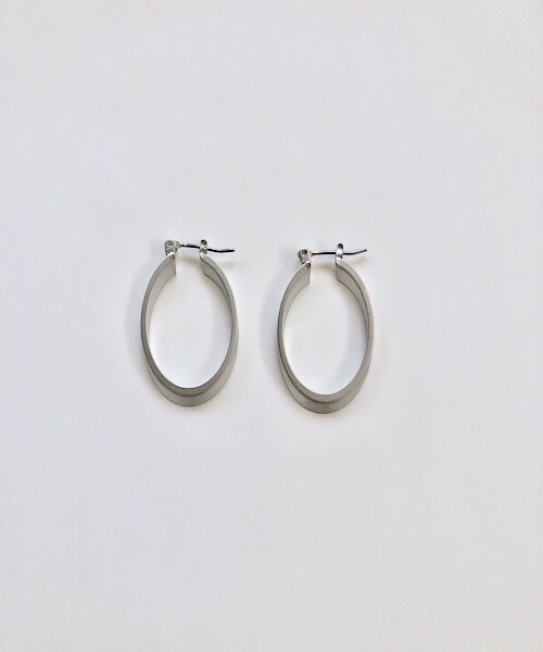 TIMELESS&THREE（タイムレスアンドスリー）の「マットデザインピアス（ピアス（両耳用）・レディース・A/B/C/D/E/F/G/H/I/J/K/L/S/M/Y/Q/N/V/R/P/O/U/X/T/W/Z/その他1/その他2/その他3/その他4/その他5/その他6/その他7/その他8・FREE）」の15枚目の写真