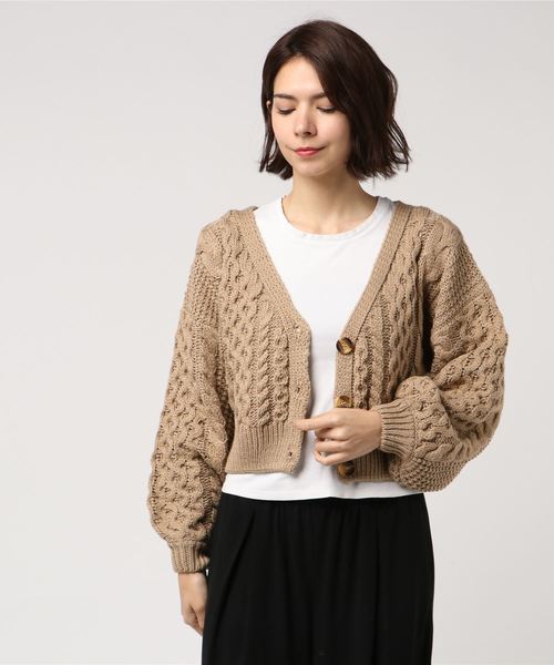 archives（アルシーヴ）の「ロービングヤーンケーブルカーディガン（ニット/セーター・レディース・オフホワイト/ブルー/シルバーグレー/モカ・MEDIUM）」の12枚目の写真