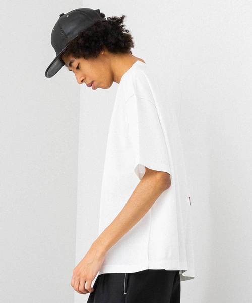 UNITED TOKYO(ユナイテッドトウキョウ)の「テクノラマリバースロゴオーバーサイズTee(Tシャツ/カットソー・メンズ・オフホワイト/イエロー・1/2/3)」の3枚目の写真