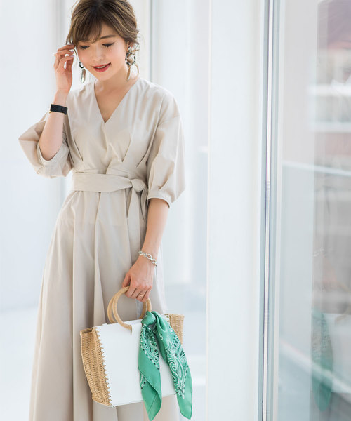 &. NOSTALGIA（アンドドットノスタルジア）の「《Noriko&Michiko Collaboration》Vネックシャツワンピース（シャツワンピース・レディース・ブラウン系その他/ライトベージュ・FREE）」の5枚目の写真