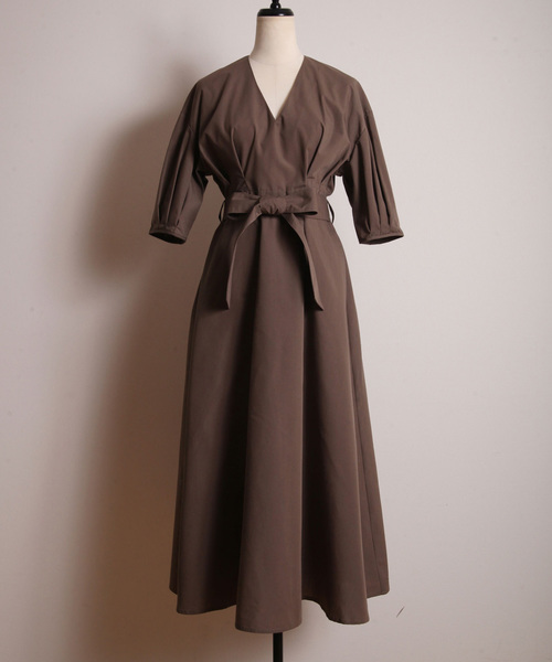 &. NOSTALGIA（アンドドットノスタルジア）の「《Noriko&Michiko Collaboration》Vネックシャツワンピース（シャツワンピース・レディース・ブラウン系その他/ライトベージュ・FREE）」の8枚目の写真