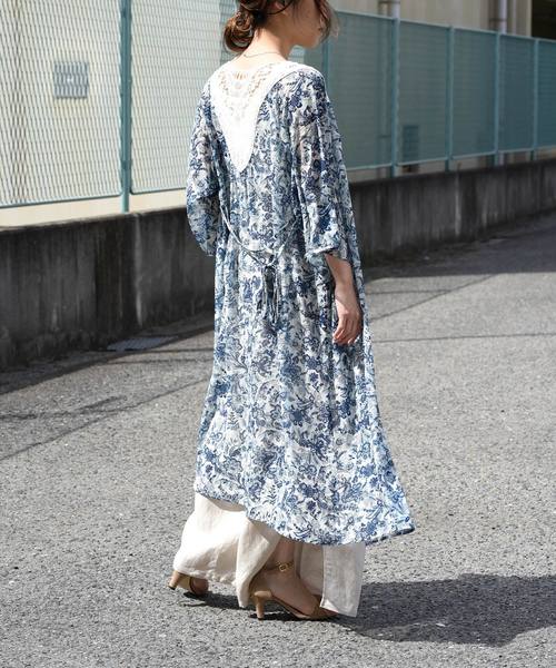 LHELBIE(レルビエ)の「バックケミカルレース×シースループリント七分袖ロングガウン(カーディガン/ボレロ・レディース・オレンジ/オフホワイト/ネイビー・M)」の7枚目の写真