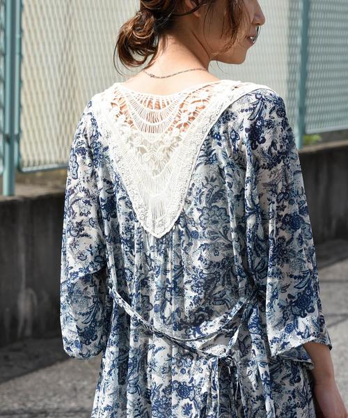 LHELBIE(レルビエ)の「バックケミカルレース×シースループリント七分袖ロングガウン(カーディガン/ボレロ・レディース・オレンジ/オフホワイト/ネイビー・M)」の10枚目の写真