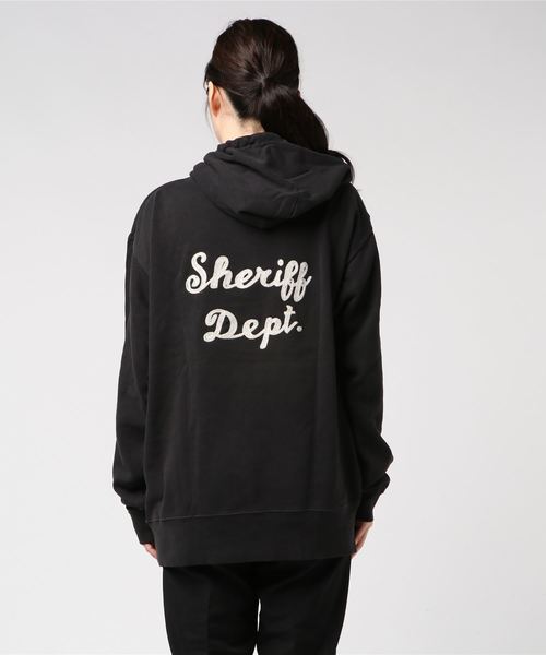 OLD BETTY'S（オールドベティーズ）の「Pigment Dye Sweat Parka(Sheriff Dept)/ヴィンテージ風 バック 刺繍 スウェット パーカー（パーカー・レディース・ブラック/ネイビー/オフホワイト・40/38）」の5枚目の写真