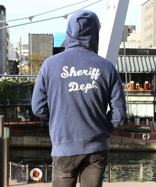 OLD BETTY'S（オールドベティーズ）の「Pigment Dye Sweat Parka(Sheriff Dept)/ヴィンテージ風 バック 刺繍 スウェット パーカー（パーカー・レディース・ブラック/ネイビー/オフホワイト・40/38）」の18枚目の写真