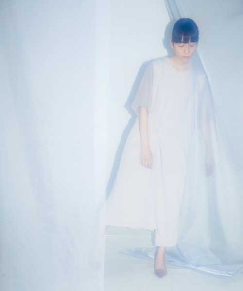 WHYTO.(ホワイト)の「「WHYTO. / ホワイト」シフォン&ジョーゼットコンビオケージョンワンピース(ワンピース・レディース・ブラック/ベージュ/ネイビー・38/36)」の9枚目の写真