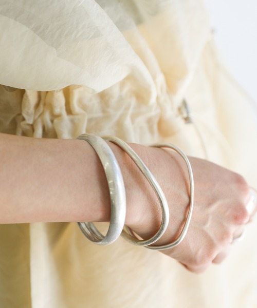 select MOCA（セレクトモカ）の「ウェーブストレートバングルセット（バングル/リストバンド・レディース・シルバー/ゴールド・FREE）」の13枚目の写真