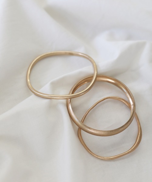 select MOCA（セレクトモカ）の「ウェーブストレートバングルセット（バングル/リストバンド・レディース・シルバー/ゴールド・FREE）」の4枚目の写真