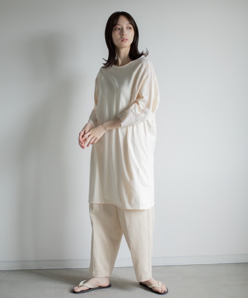 refinedworks(リファインドワークス)の「刺繍レース切替チュニック(Tシャツ/カットソー・レディース・キナリ/ブルー・M-L)」の3枚目の写真