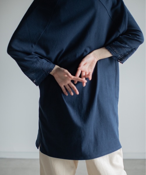 refinedworks(リファインドワークス)の「刺繍レース切替チュニック(Tシャツ/カットソー・レディース・キナリ/ブルー・M-L)」の13枚目の写真