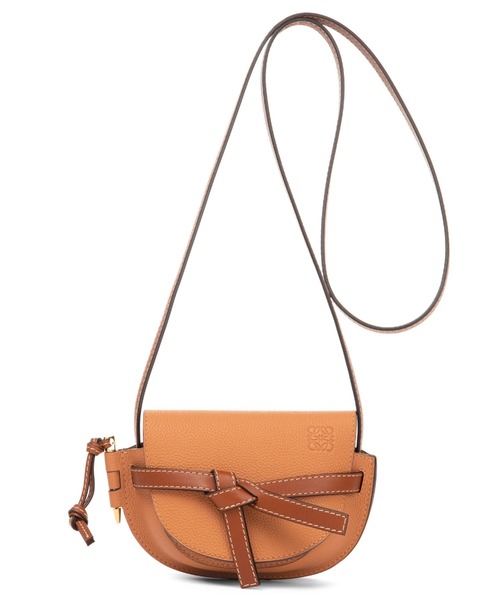 LOEWE ペブル メッセンジャーバッグ スモール グレインカーフ LOEWE ペブル メッセンジャーバッグ スモール グレインカーフ