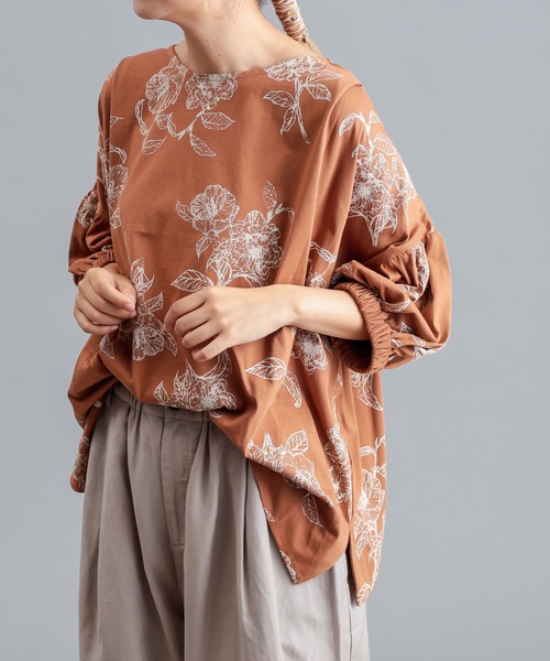 PUAL CE CIN(ピュアルセシン)の「抜染花プリントT(Tシャツ/カットソー・レディース・チャコールグレー/ベージュ/ブルー・FREE)」の5枚目の写真