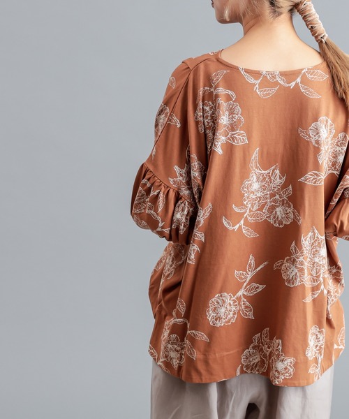 PUAL CE CIN(ピュアルセシン)の「抜染花プリントT(Tシャツ/カットソー・レディース・チャコールグレー/ベージュ/ブルー・FREE)」の7枚目の写真