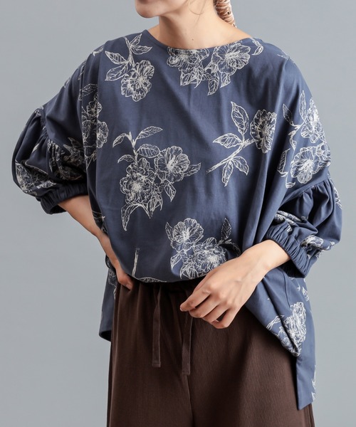 PUAL CE CIN(ピュアルセシン)の「抜染花プリントT(Tシャツ/カットソー・レディース・チャコールグレー/ベージュ/ブルー・FREE)」の14枚目の写真