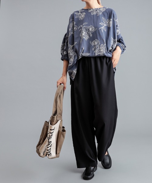PUAL CE CIN(ピュアルセシン)の「抜染花プリントT(Tシャツ/カットソー・レディース・チャコールグレー/ベージュ/ブルー・FREE)」の18枚目の写真