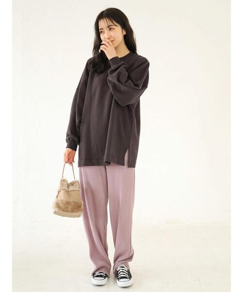 earth music&ecology（アースミュージックアンドエコロジー）の「【WEB限定】ビッグシルエットロングスウェットプルオーバー（スウェット・レディース・チャコールグレー/ライトグレー/オフホワイト/サックスブルー/アイボリー/ライトベージュ・FREE）」の15枚目の写真