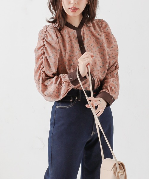 natural couture（ナチュラルクチュール）の「【WEB限定カラー有り】2WAYギャザーパフ配色花柄ブラウス（シャツ/ブラウス・レディース・ブラック/グレー/ピンク/アイボリー・FREE）」の20枚目の写真
