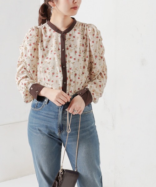 natural couture（ナチュラルクチュール）の「【WEB限定カラー有り】2WAYギャザーパフ配色花柄ブラウス（シャツ/ブラウス・レディース・ブラック/グレー/ピンク/アイボリー・FREE）」の7枚目の写真