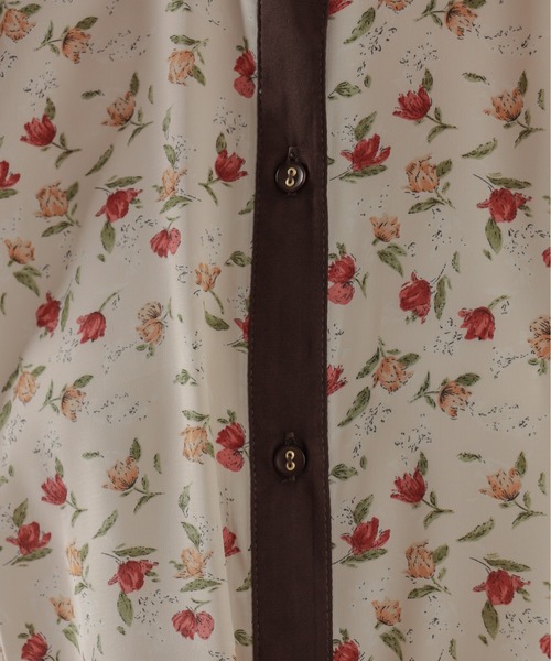 natural couture（ナチュラルクチュール）の「【WEB限定カラー有り】2WAYギャザーパフ配色花柄ブラウス（シャツ/ブラウス・レディース・ブラック/グレー/ピンク/アイボリー・FREE）」の9枚目の写真