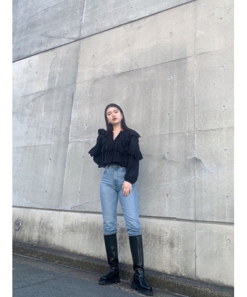 【新品】マウジー　moussy ★アイレットラッフルブラウス　2025新作 新品】マウジー moussy ☆アイレットラッフルブラウス 2025新作