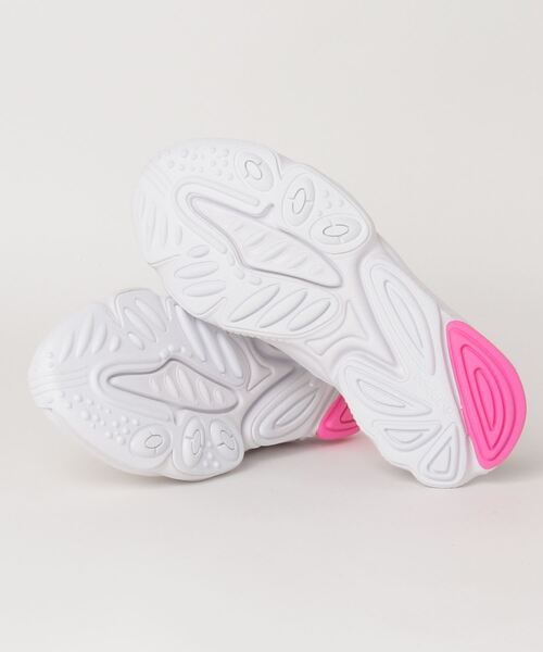 adidas（アディダス）の「adidas/OZWEEGO LITE オズウィーゴライト（スニーカー・レディース・ホワイト・23.5/24/23/24.5）」の2枚目の写真