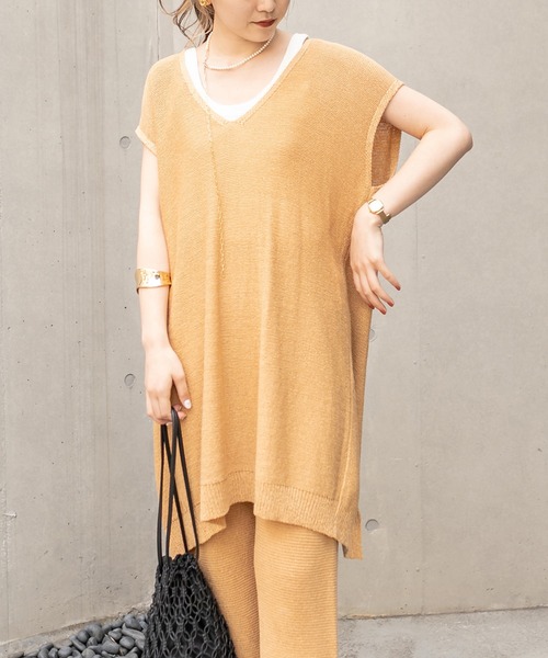 CAPRICIEUX LE'MAGE（カプリシューレマージュ）の「バックスリットVチュニック（ニット/セーター・レディース・ベージュ/パープル・FREE）」の4枚目の写真