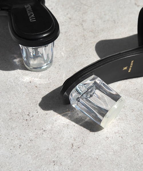 MAMIAN(マミアン)の「スクエアトゥ クリアヒール ミュール (5.5cmヒール)(サンダル・レディース・ミント/ブラック/クリア/アイボリー・L/S/M)」の5枚目の写真