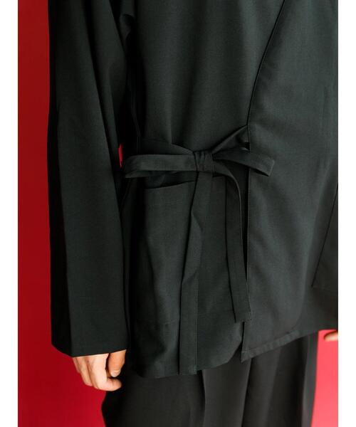 koe（コエ）の「ドライタッチポリトロノーカラージャケット*（ブルゾン・レディース・ライトベージュ/ブラック・L/M）」の8枚目の写真