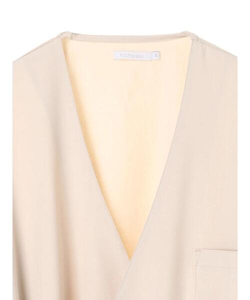 koe（コエ）の「ドライタッチポリトロノーカラージャケット*（ブルゾン・レディース・ライトベージュ/ブラック・L/M）」の19枚目の写真