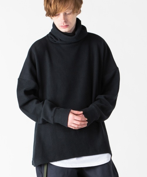 rehacer(レアセル)の「rehacer : Over Wide Poncho CS Made in Japan / オーバーワイドポンチョカットソー メイドインジャパン(Tシャツ/カットソー・メンズ・ブラック/ベージュ・SMALL/MEDIUM/LARGE)」の2枚目の写真