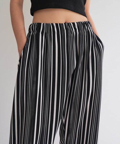 FEKETE（フェケテ）の「FEKETE PATTERN PLEATS RELAX PANTS（その他パンツ・メンズ・ブラック/ブラウン・FREE）」の15枚目の写真