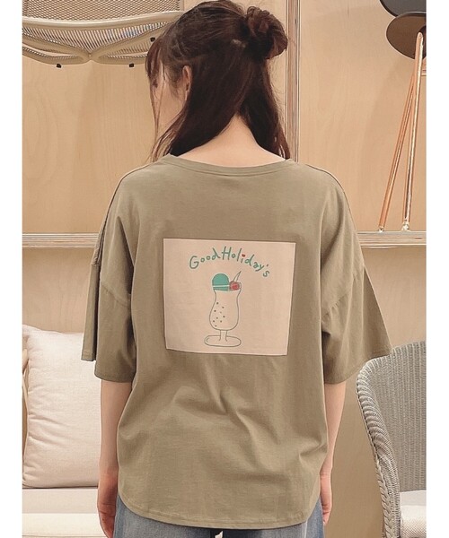 Cutie Blonde(キューティーブロンド)の「◆【S-L】ホリディ前ポケットコラボTシャツ(Tシャツ/カットソー・レディース・ブラック/オフホワイト/カーキ/オレンジ系その他2/ホワイト系3/ブラック系・01/02/03)」の5枚目の写真