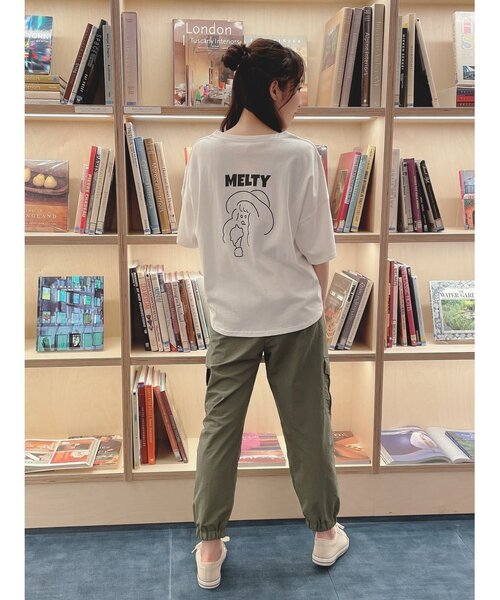 Cutie Blonde(キューティーブロンド)の「◆【S-L】ホリディ前ポケットコラボTシャツ(Tシャツ/カットソー・レディース・ブラック/オフホワイト/カーキ/オレンジ系その他2/ホワイト系3/ブラック系・01/02/03)」の10枚目の写真