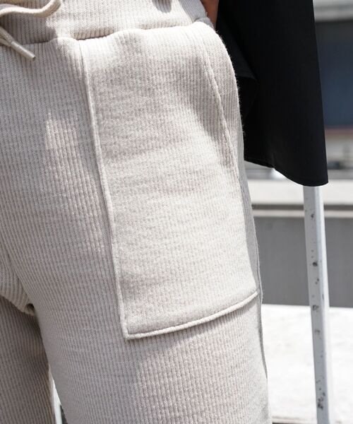 AULA AILA（アウラアイラ）の「AULA AILA（アウラ アイラ）別注リブパンツ（その他パンツ・レディース・アイボリー・0/1）」の12枚目の写真