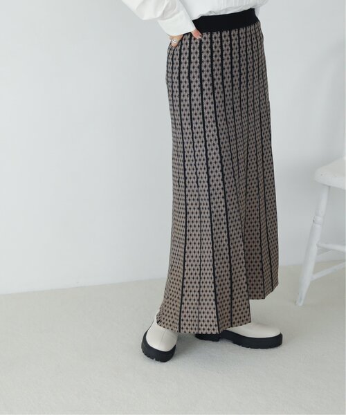 RAY CASSIN（レイカズン）の「ダイヤストライプニットスカート（スカート・レディース・ブラック/ブラウン/オレンジ/キナリ/ネイビー・FREE）」の6枚目の写真