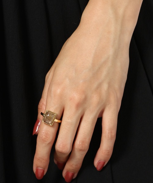 BABYLONE（バビロン）の「JAMIRAY / キューブストーンリング（リング・レディース・その他1/グリーン・FREE）」の2枚目の写真