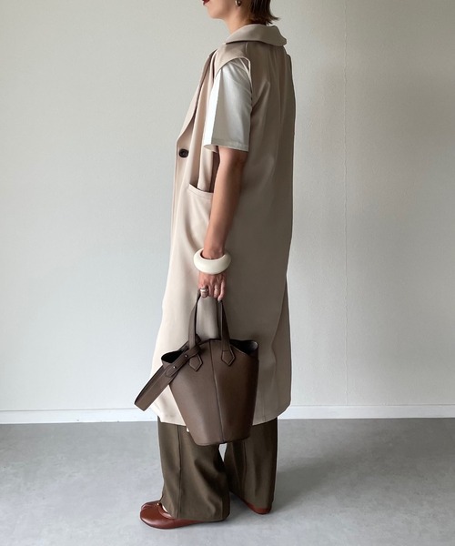 y/m by misato（イムバイミサト）の「エステルツイルテーラードベスト（ベスト・レディース・ブラック/ベージュ・FREE）」の4枚目の写真